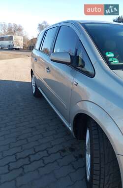 Минивэн Opel Zafira 2005 в 