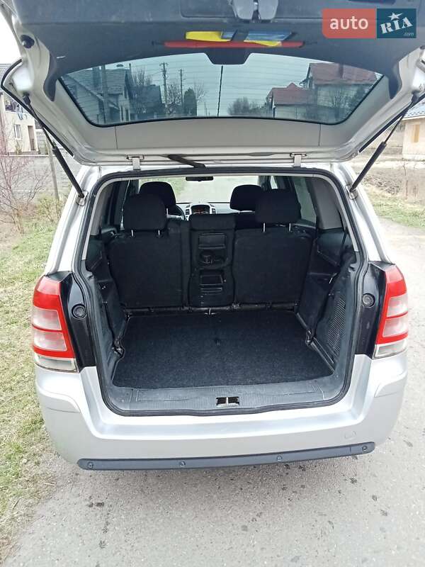 Мінівен Opel Zafira 2009 в Рівному