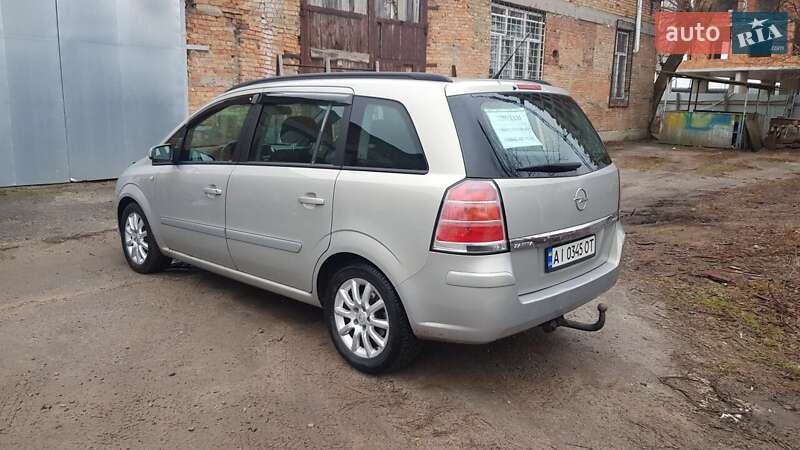 Минивэн Opel Zafira 2005 в Киеве