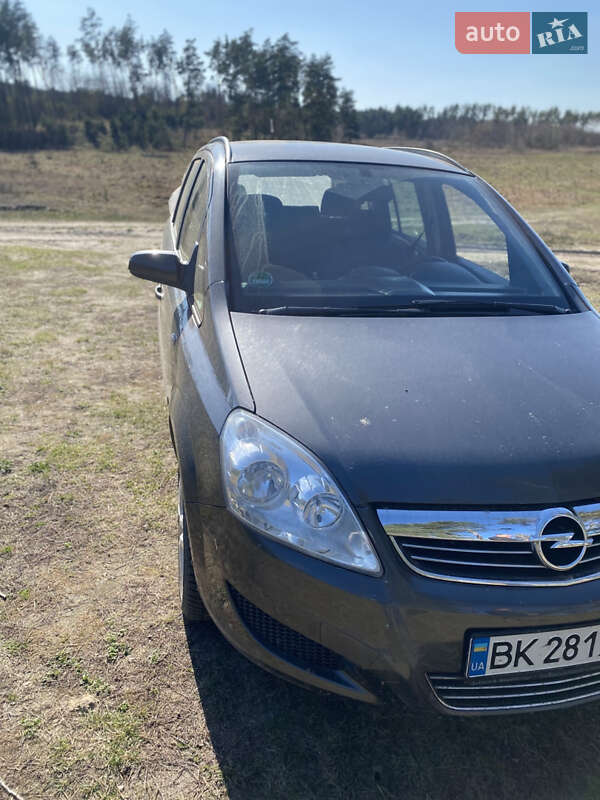 Мінівен Opel Zafira 2009 в Острозі