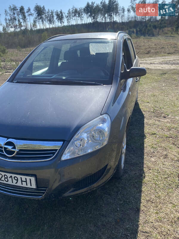 Мінівен Opel Zafira 2009 в Острозі