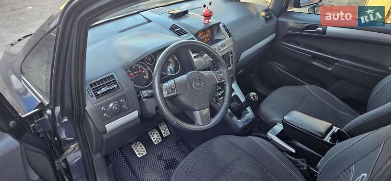Мінівен Opel Zafira 2006 в Кривому Розі