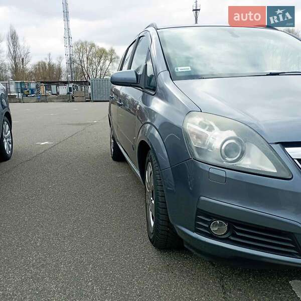 Мінівен Opel Zafira 2006 в Вишгороді