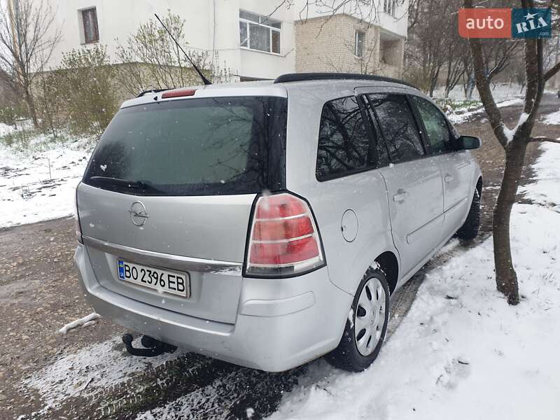 Минивэн Opel Zafira 2005 в Золочеве