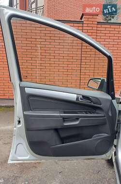 Минивэн Opel Zafira 2006 в 