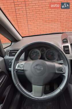 Минивэн Opel Zafira 2006 в 