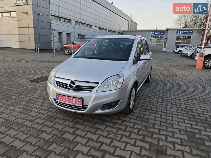 Минивэн Opel Zafira 2009 в 