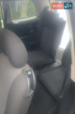 Минивэн Opel Zafira 2004 в 