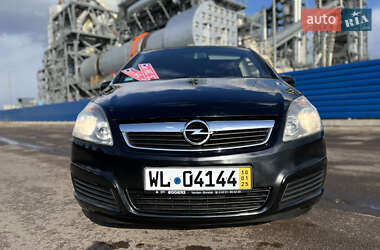 Минивэн Opel Zafira 2006 в 