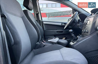 Минивэн Opel Zafira 2006 в 