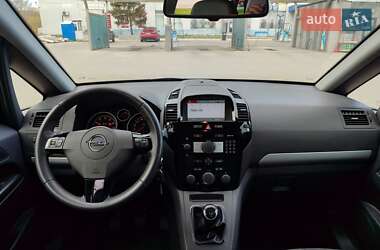 Минивэн Opel Zafira 2009 в 