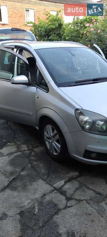 Минивэн Opel Zafira 2007 в 