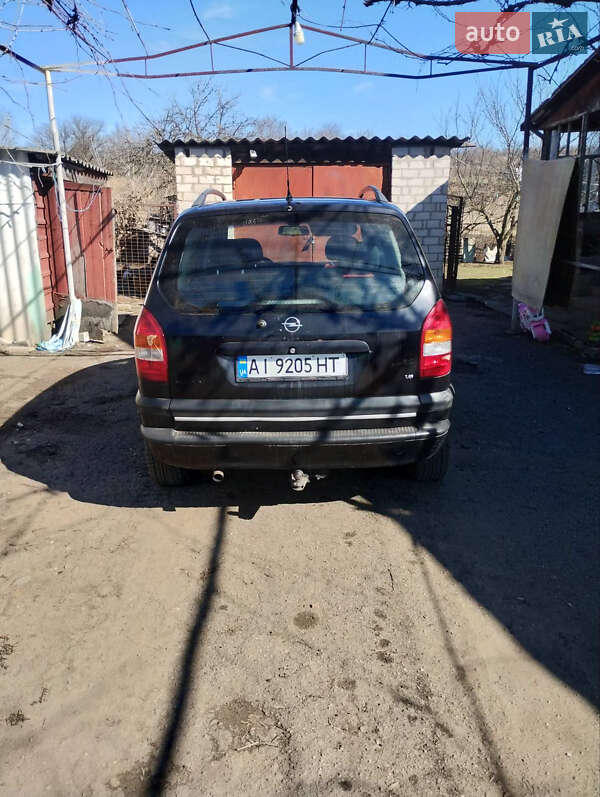 Минивэн Opel Zafira 2002 в Врадиевке