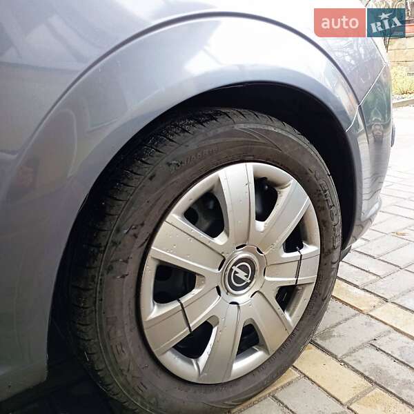 Мінівен Opel Zafira 2006 в Вишгороді
