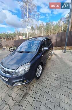 Минивэн Opel Zafira 2007 в 