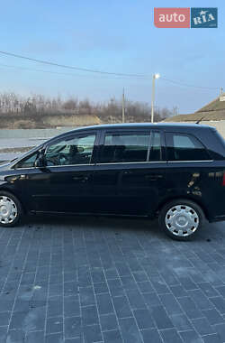 Минивэн Opel Zafira 2008 в 