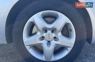 Мінівен Opel Zafira 2011 в 