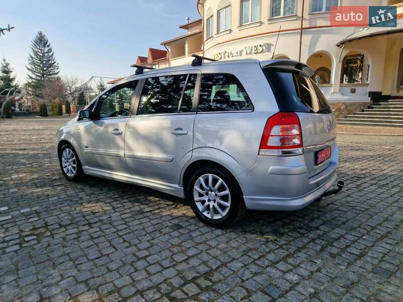 Минивэн Opel Zafira 2009 в 