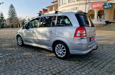 Минивэн Opel Zafira 2009 в 