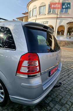 Минивэн Opel Zafira 2009 в 