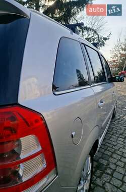 Минивэн Opel Zafira 2009 в 