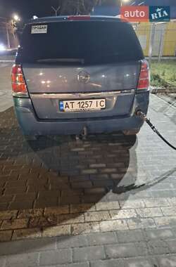 Минивэн Opel Zafira 2007 в 