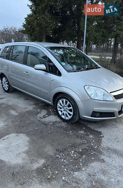 Минивэн Opel Zafira 2005 в 