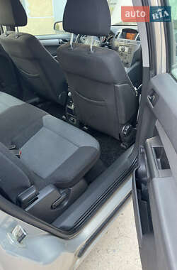Минивэн Opel Zafira 2005 в 