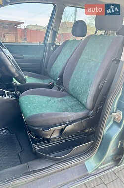 Минивэн Opel Zafira 2002 в 