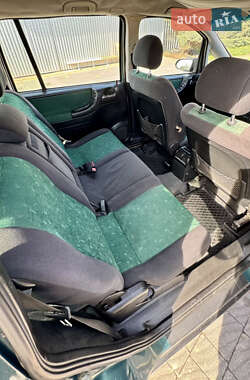 Минивэн Opel Zafira 2002 в 