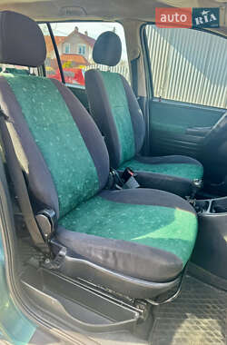 Минивэн Opel Zafira 2002 в 