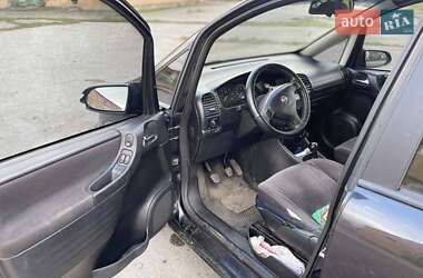 Минивэн Opel Zafira 2002 в 