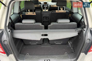 Минивэн Opel Zafira 2010 в 
