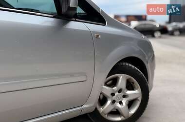 Минивэн Opel Zafira 2011 в 