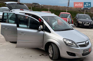 Минивэн Opel Zafira 2011 в 