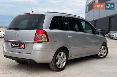 Минивэн Opel Zafira 2011 в 