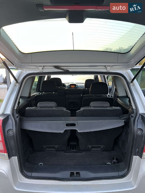 Мінівен Opel Zafira 2010 в Івано-Франківську