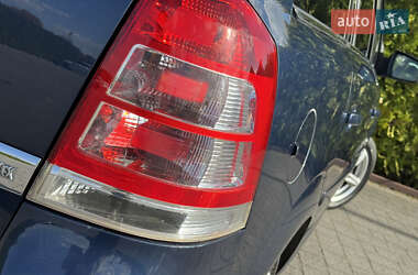 Мінівен Opel Zafira 2011 в 