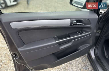 Минивэн Opel Zafira 2011 в 