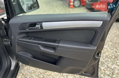 Минивэн Opel Zafira 2011 в 