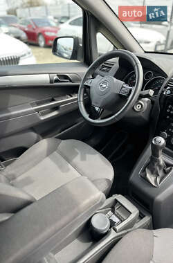 Минивэн Opel Zafira 2011 в 