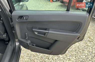 Минивэн Opel Zafira 2011 в 