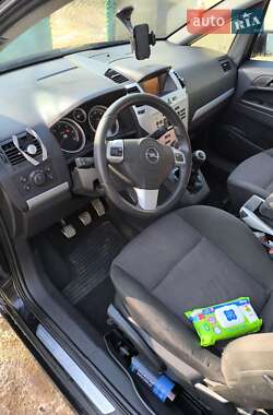 Минивэн Opel Zafira 2008 в 