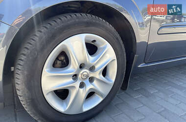 Мінівен Opel Zafira 2010 в 