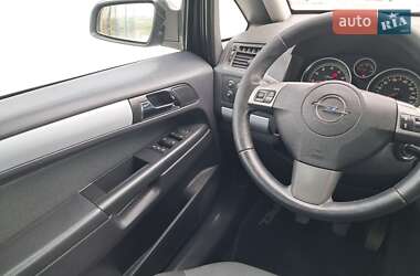 Минивэн Opel Zafira 2007 в 