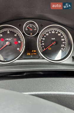 Минивэн Opel Zafira 2011 в 