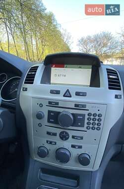 Минивэн Opel Zafira 2008 в 
