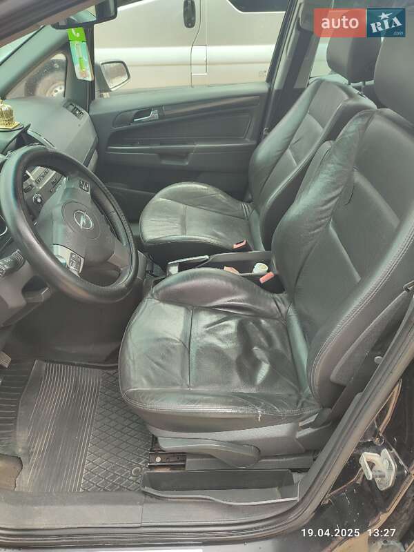Минивэн Opel Zafira 2005 в Глыбокой