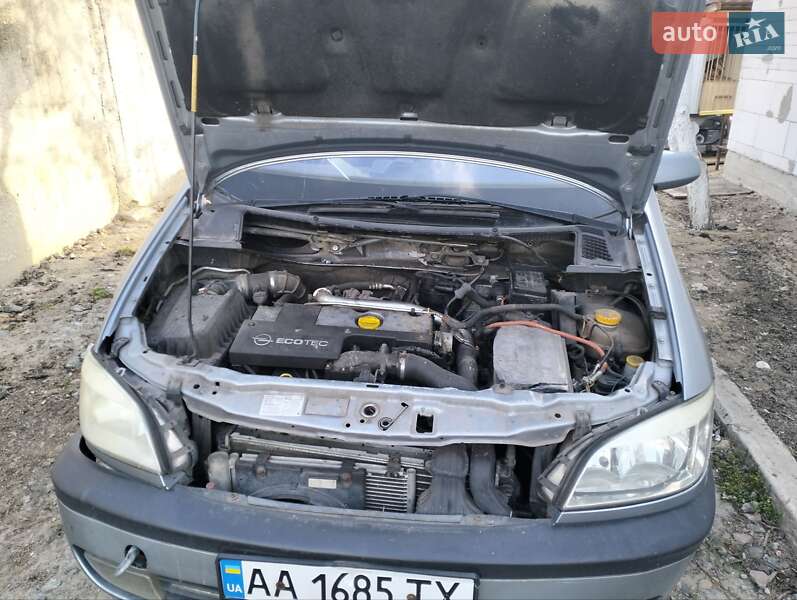 Мінівен Opel Zafira 2003 в Микуличах