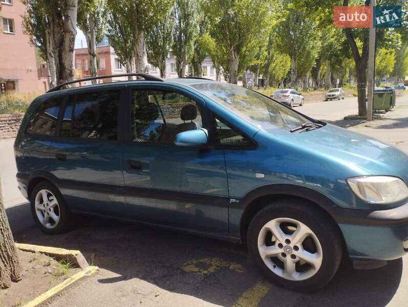Минивэн Opel Zafira 2001 в Краматорске